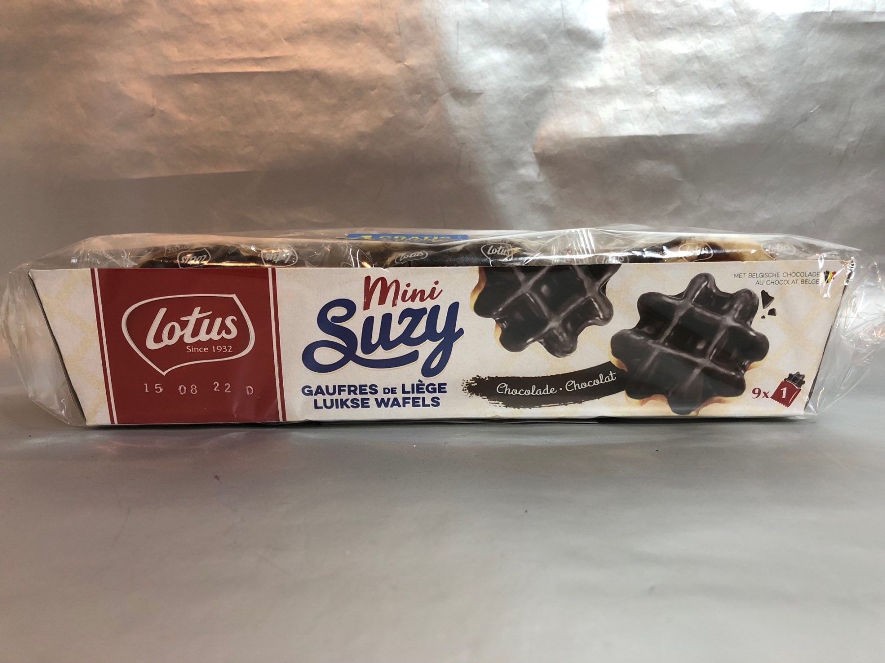 Lotus 'Mini-Suzy Liege waffle' with Belgian dark chocolate